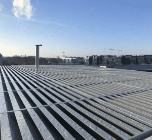 Grilles acoustiques de ventilation installées en toiture terrasse